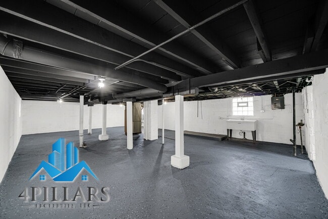 Building Photo - 648 Stewart Ct