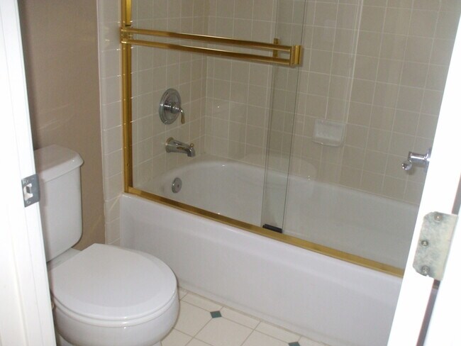 Building Photo - 4948 Forest Creek Way