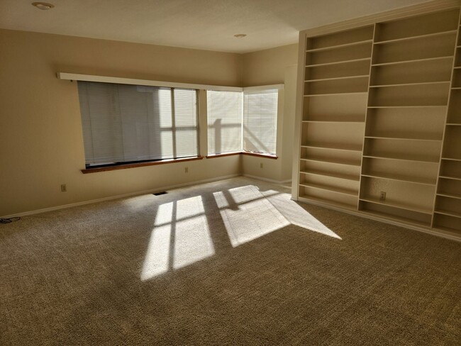 Building Photo - 3BR / 3BA Coastal Home with Panoramic Morro Bay Views