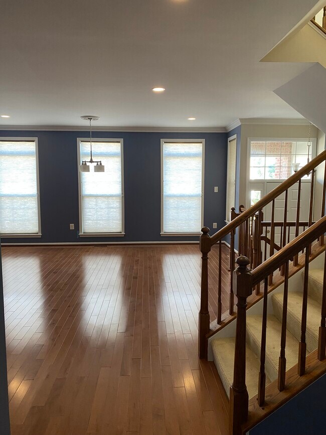 Building Photo - 5708 Governors Pond Cir