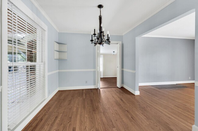 Building Photo - 5040 Stillwood Dr