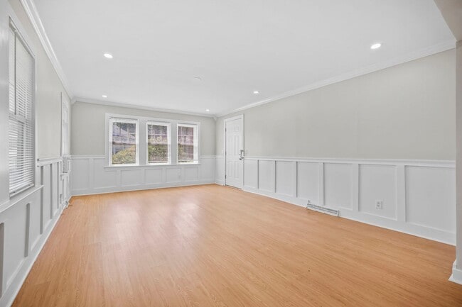 Building Photo - 5-Bedroom Rental Near TCNJ | Spacious Layout, Parking, Yard & Deck