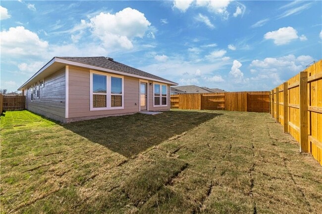 Building Photo - 116 Crooked Trail