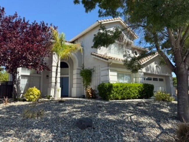 Building Photo - EPIC REA - Fully Renovated 5BR/3BA Home in Lone Tree Estates