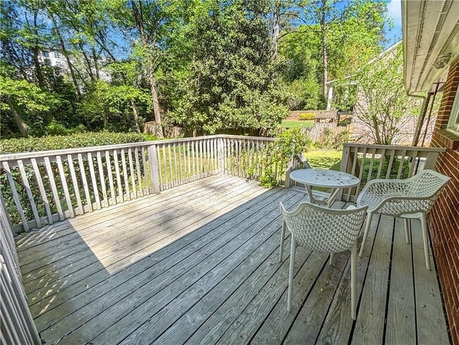 Building Photo - 6058 Harleston Rd NE