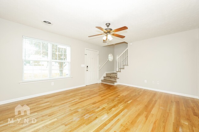 Building Photo - 2047 Gardendale Dr