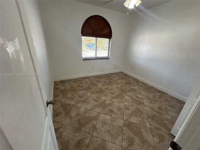 Building Photo - 8842 NW 142nd Ln