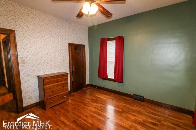 Building Photo - 4 br, 2 bath House - 118 S Manhattan Ave.