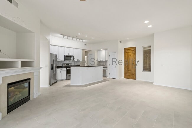 Building Photo - 11000 N 77th Pl