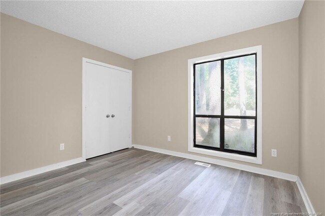 Building Photo - 325 Watergap Dr