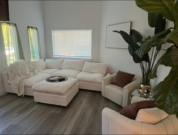 Building Photo - 1930 Shaw St