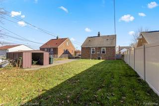 Building Photo - 9616 Colwell Ave