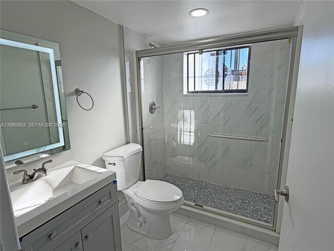 Building Photo - 1331 SW 124th Ct