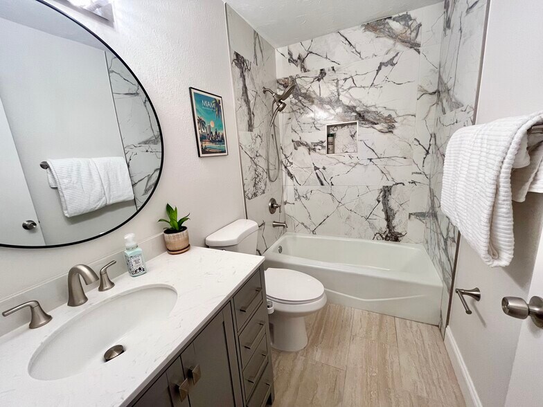 Primary Photo - 2840 W Rainbow Cir