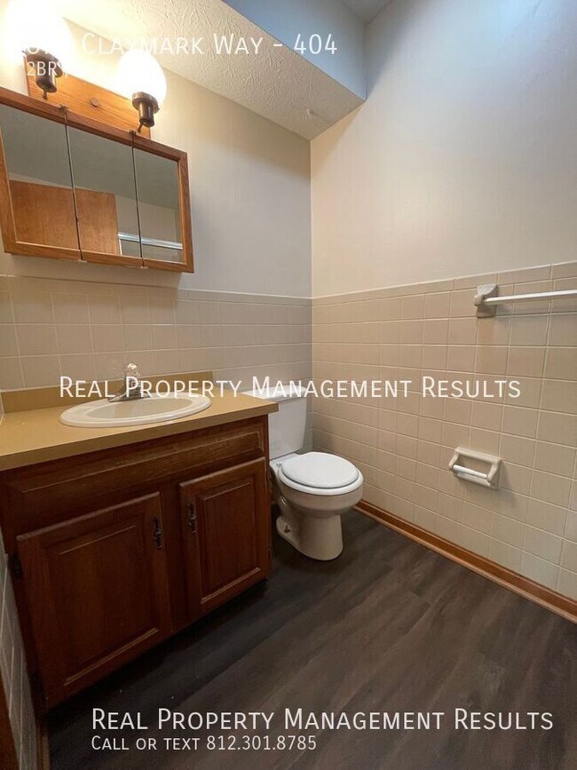 Building Photo - 875 Claymark Way