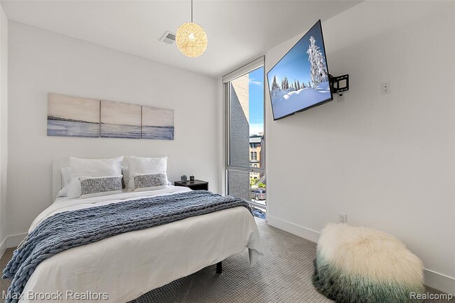 Building Photo - 284 Alfred St