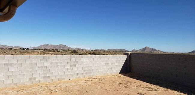 Building Photo - Beautifully upgraded home in Mission Ranch.