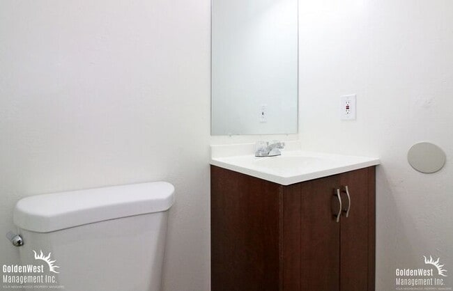 Building Photo - Gorgeous 1Bdm 1Ba Upstairs Unit in Oceanside