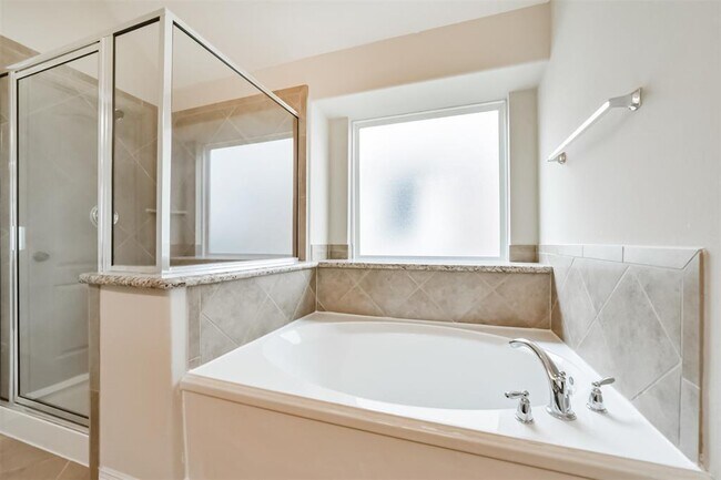 Building Photo - 14711 E Red Bayberry Ct