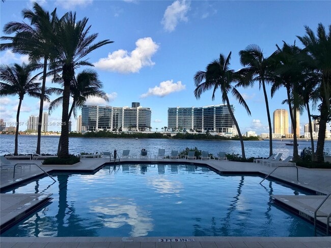 Primary Photo - 3235 NE 184th St