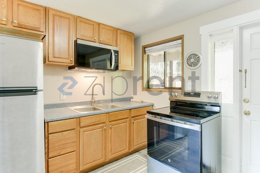 Building Photo - 14325 19th Ave NE