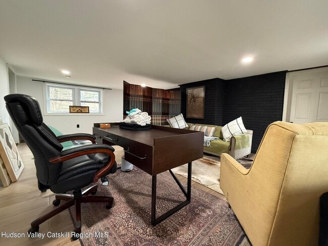 Building Photo - 13 Arnold Dr