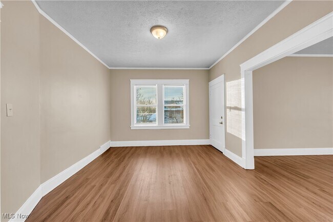 Building Photo - 54 W Grace St