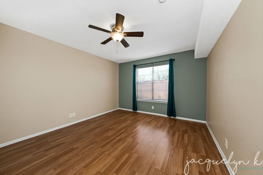 Bedroom - 923 Vance Jackson Rd