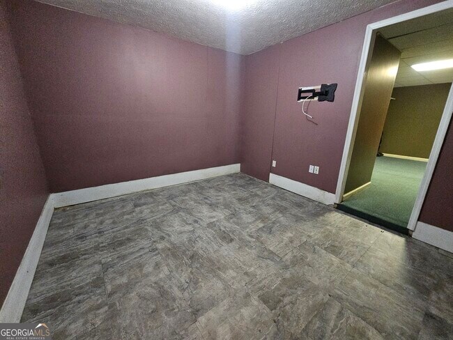 Building Photo - 40 Summerwood Ln
