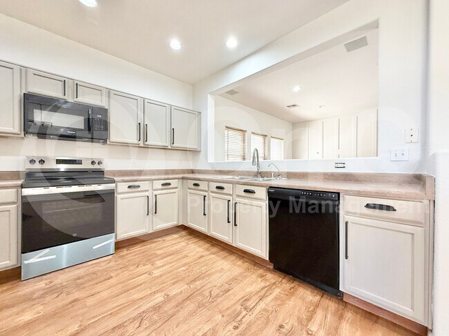 Building Photo - 17217 N 184th Ln