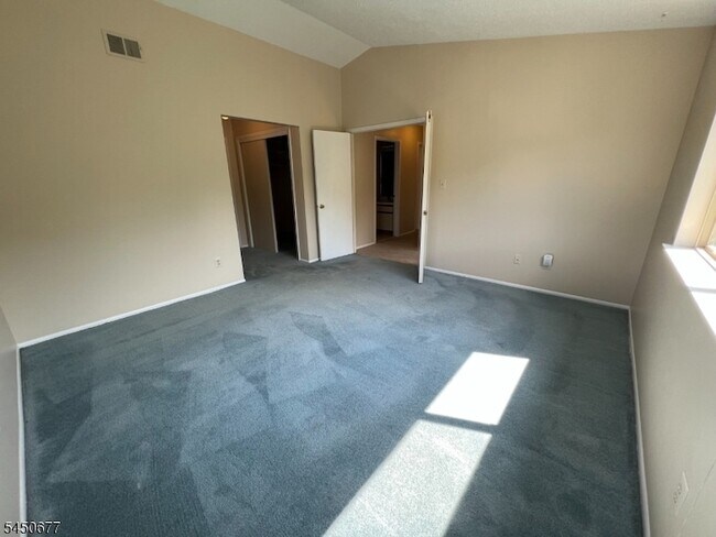 Building Photo - 179 Drake Ln