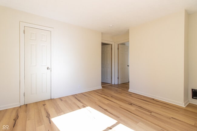 Building Photo - 1730 E 75th St