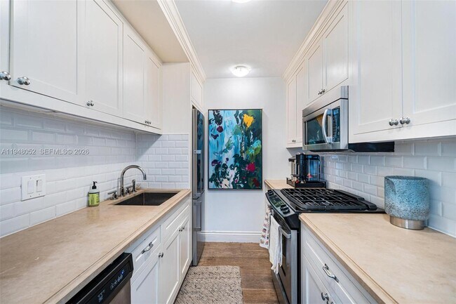 Building Photo - 1130 Venetian Way