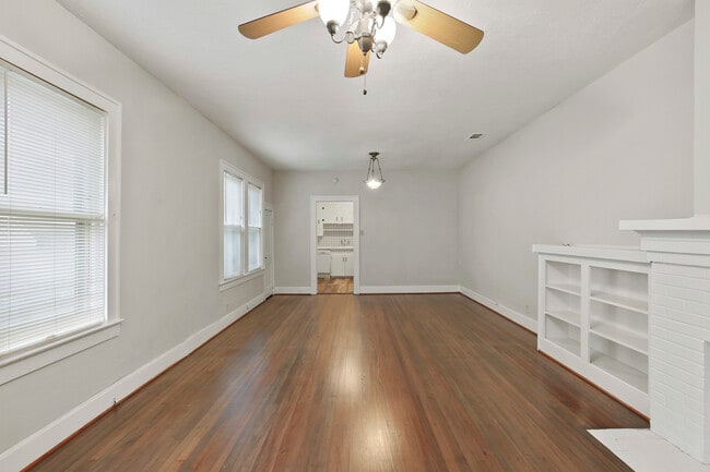 Building Photo - 5930 Velasco Ave