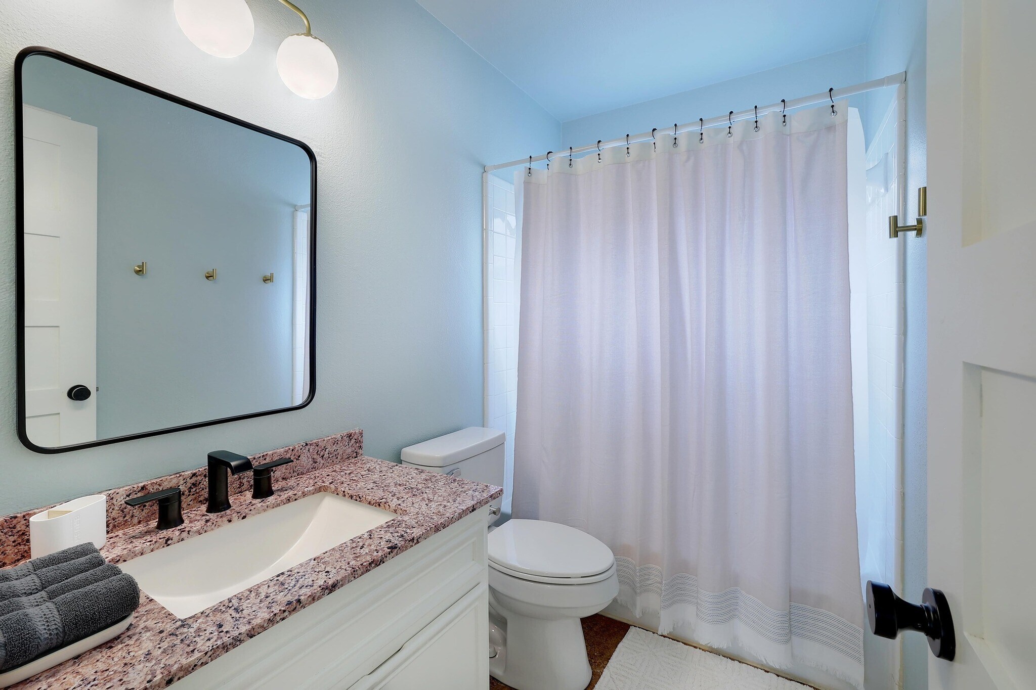 Building Photo - 2206 Rick Whinery Dr