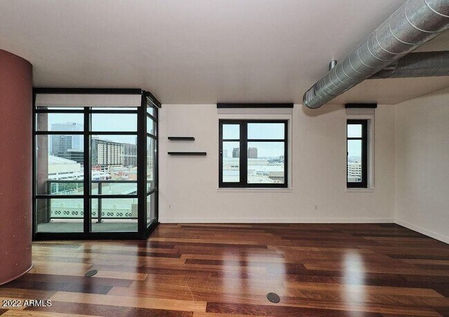 Building Photo - 310 S 4th St