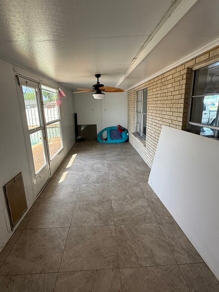 Sun room - 1616 Rio Vista Ave