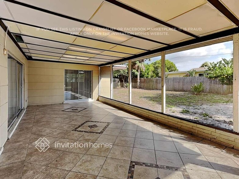 Building Photo - 3144 Bougainvillea St