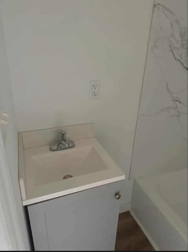 Building Photo - Newly remodeled home is located in Lancaster, SC 29720.