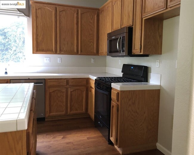 Building Photo - 861 Orchid Ct