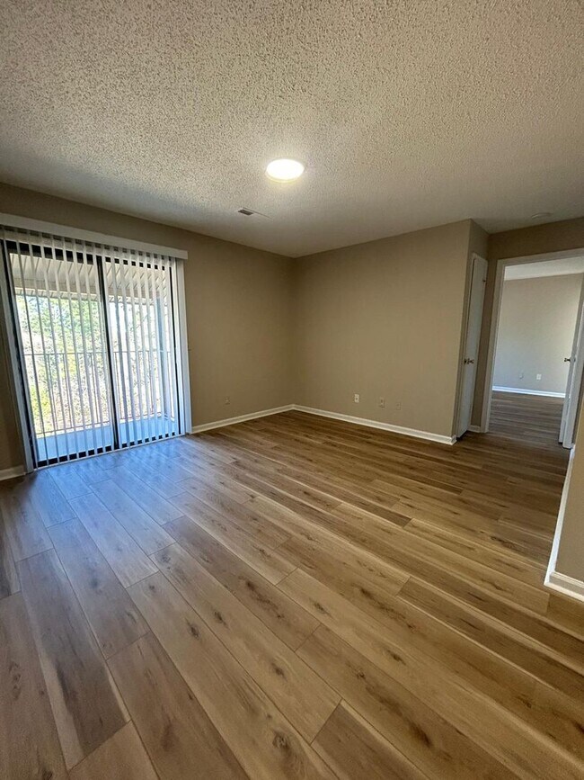 Building Photo - Comfort & Convenience at Westfield Gardens Lexington - 357G