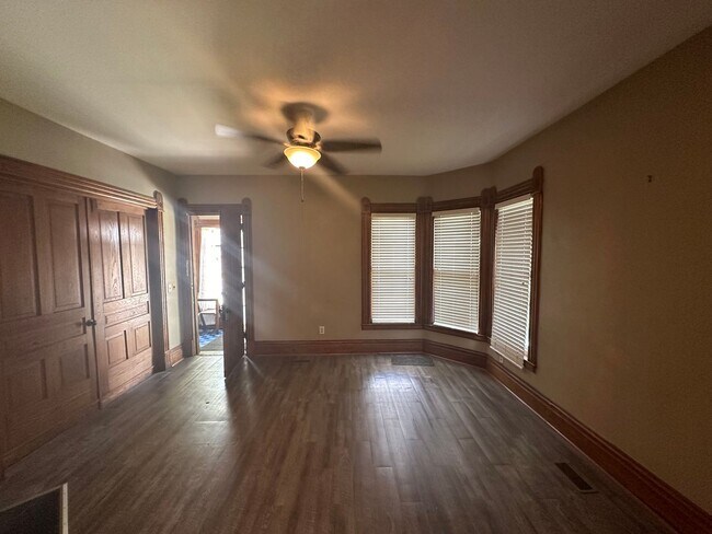 Building Photo - 3 BR/ 1 Bathroom - Stuart Neighborhood