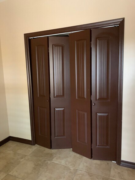 Building Photo - 3107 Conde Dr