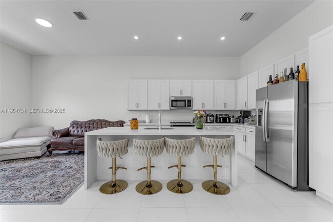 Building Photo - 32206 SW 196th Ave