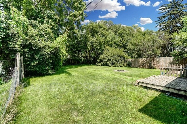 Building Photo - 3164 Kylemore Rd