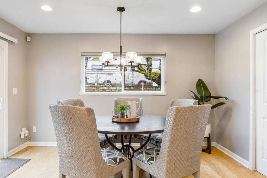 Building Photo - 5241 33rd Ave S