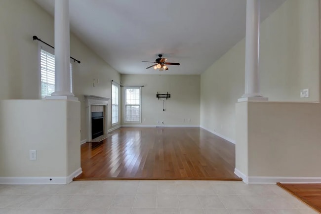 Building Photo - Chinook