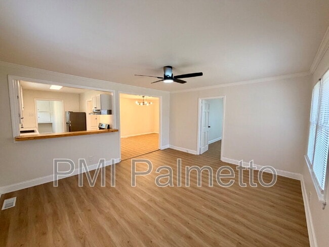 Building Photo - 725 Brooks Ave