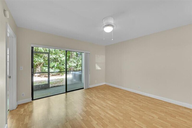 Building Photo - 2518 NW 89th Dr
