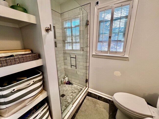 Building Photo - Beautiful All-Brick Ranch in the Heart of ...